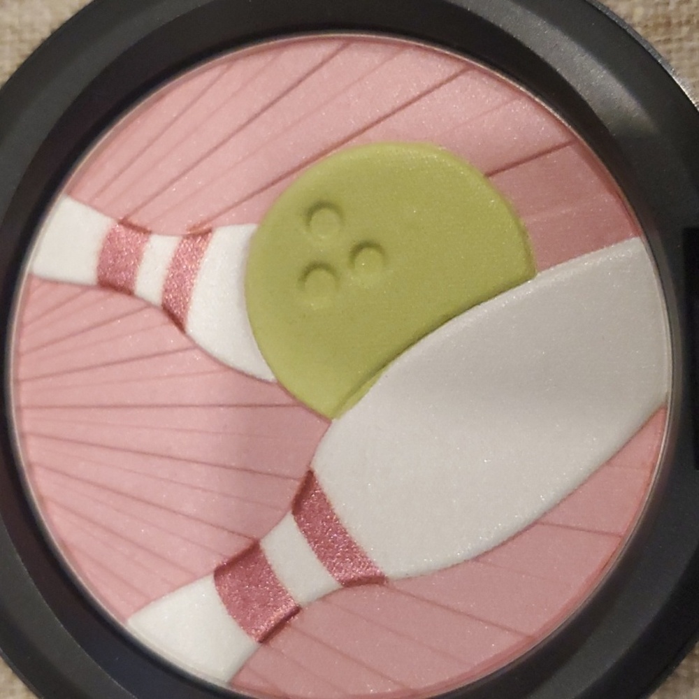 Mac Face Powder - Picture 4 of 4